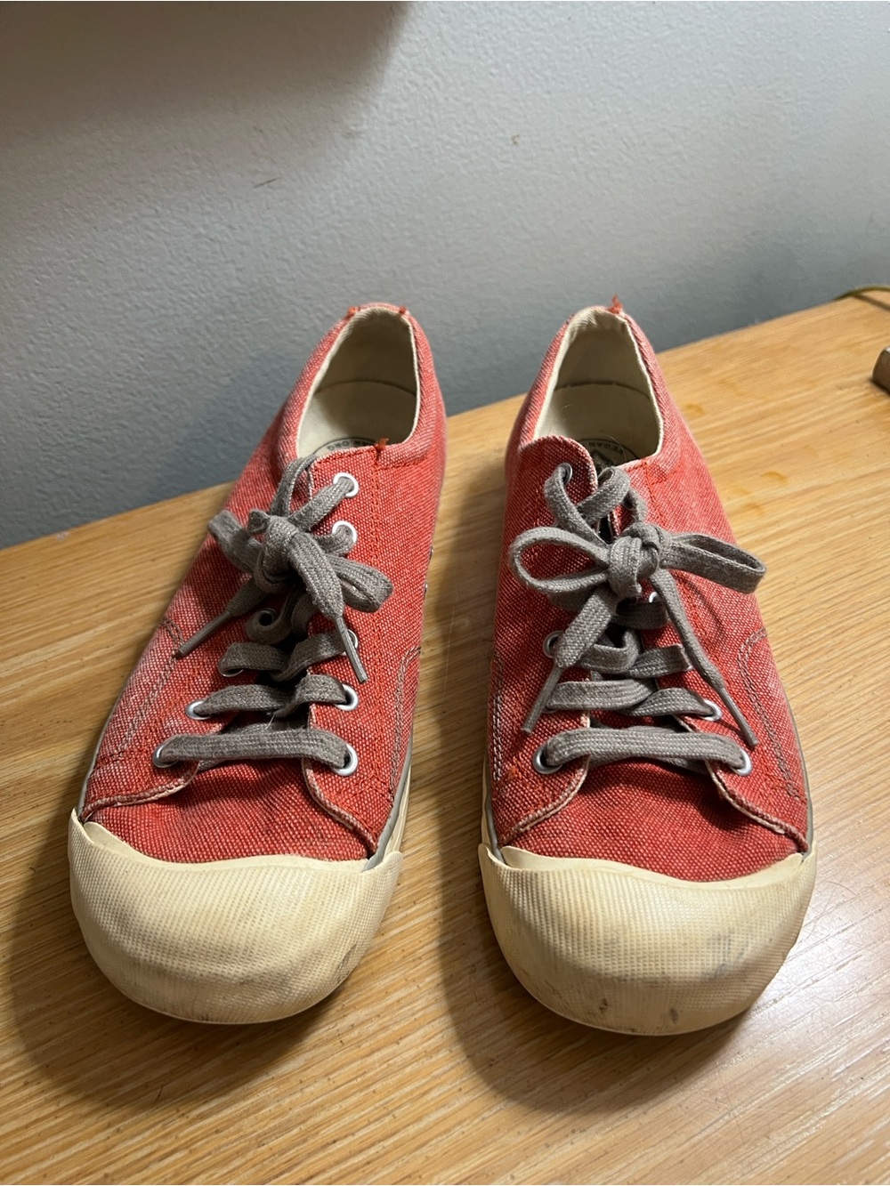 Keen Coral Canvas Low-Top Sneakers with Gray Laces